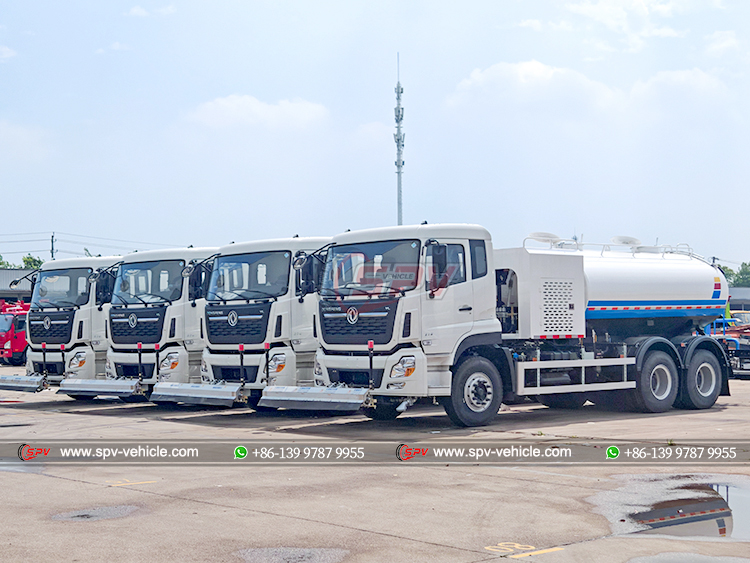 4 Units of Dirty Road Water Jetting Trucks DONGFENG - Front Left Side